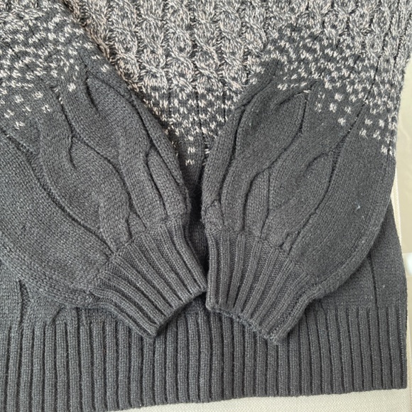 Tahari (S) wool-blend ombré mock neck sweater in grey & black. - Picture 5 of 16